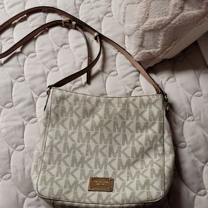 Michael Kors Jet Set Travel Messenger bag